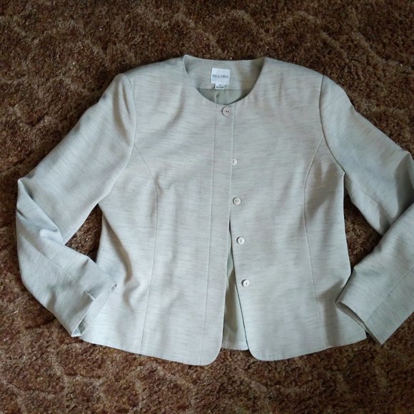 Bellessa Light Olive Green Long Sleeve Blazer - Picture 2 of 9